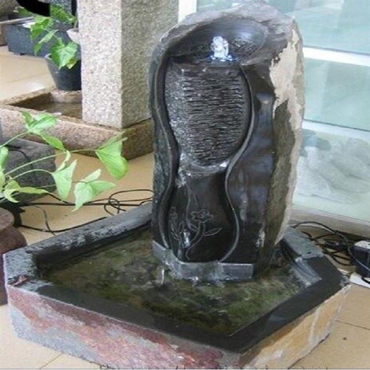 نافورة حجرية داخلي