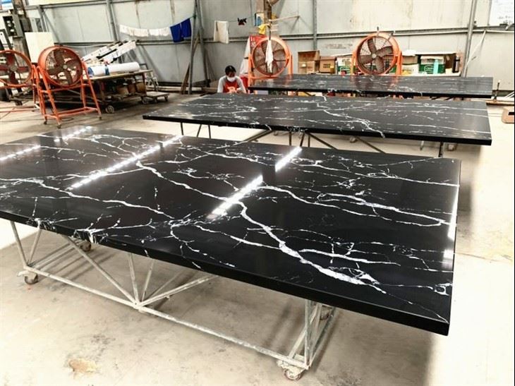black quartz white veining